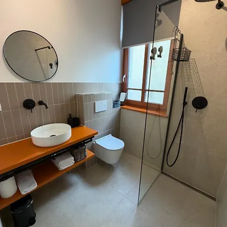 Apartma Street Rombon